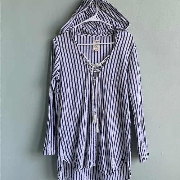 Billabong Other - Billabong M white grey stipe cover